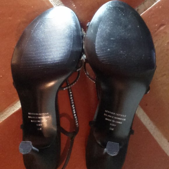 Shoes - Picture 4 of 4